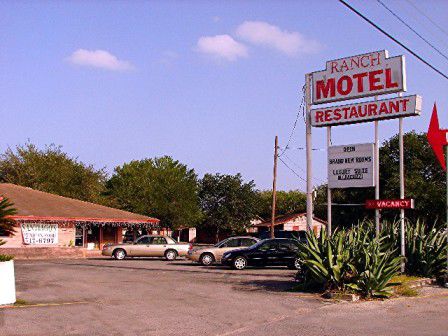 Lakeside Inn & Suites By Oyo Mathis I 37 Bagian luar foto
